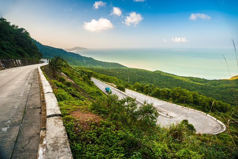 Picture of a road with beautiful scenery in Da Nang, Vietnam